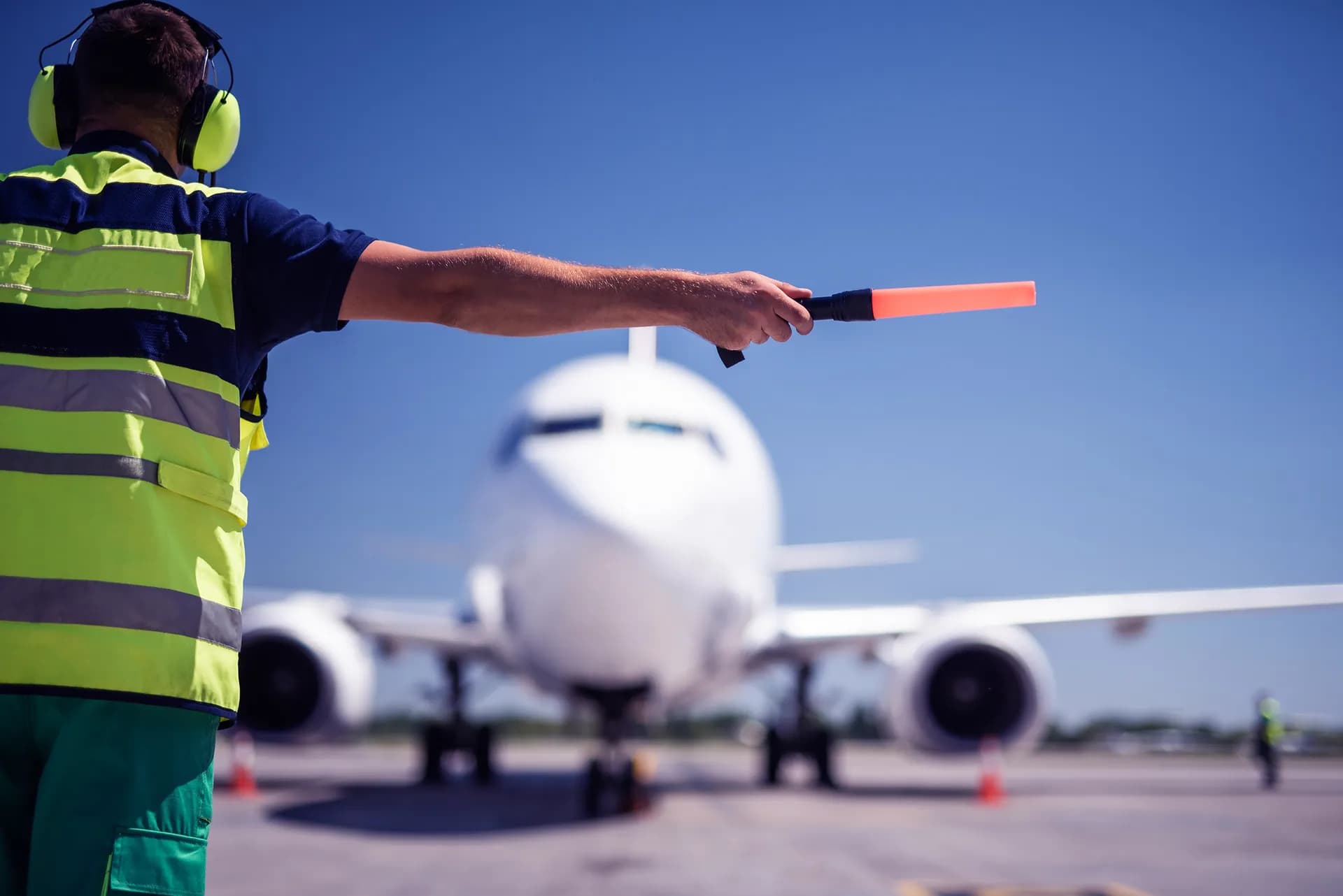 Requirements Specification for an Airline Ground Service Personnel Scheduling System